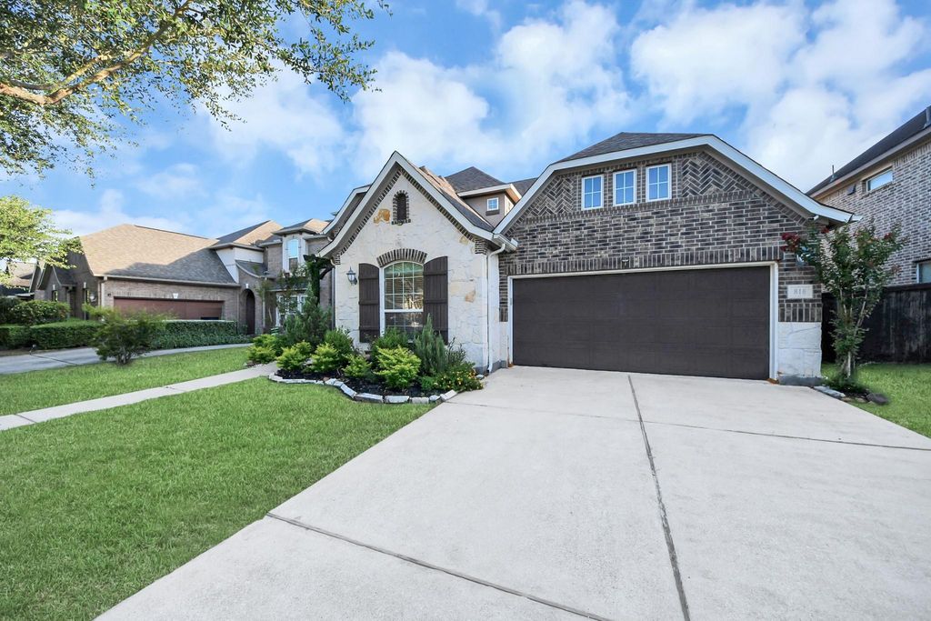 818 Butterfly Garden Trail, Richmond, TX 77406