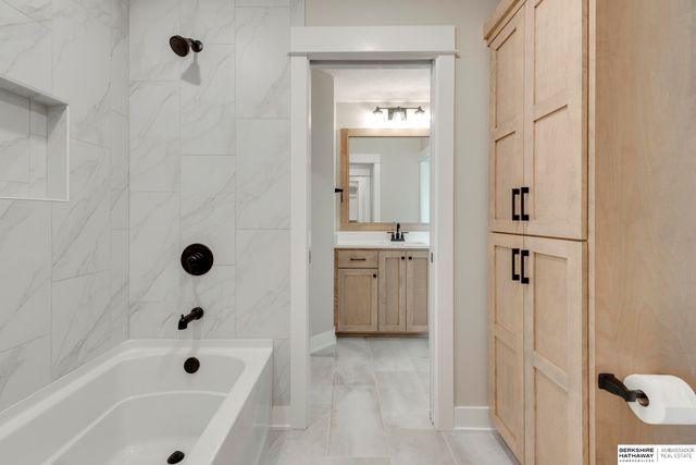 3509 S 219th Avenue, Elkhorn, NE 68022