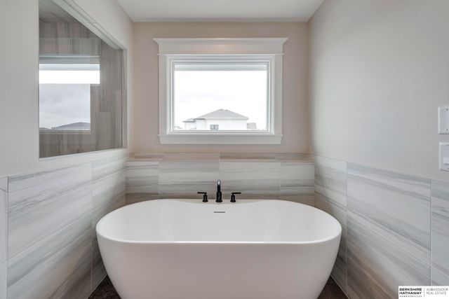 3509 S 219th Avenue, Elkhorn, NE 68022