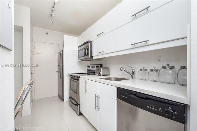 100 Lincoln Rd 806, Miami Beach, FL 33139