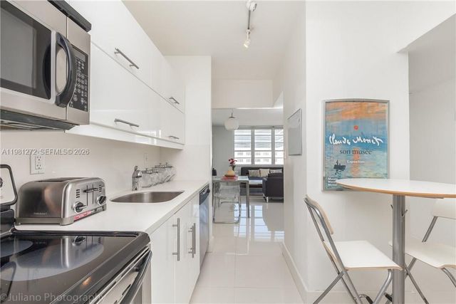 100 Lincoln Rd 806, Miami Beach, FL 33139