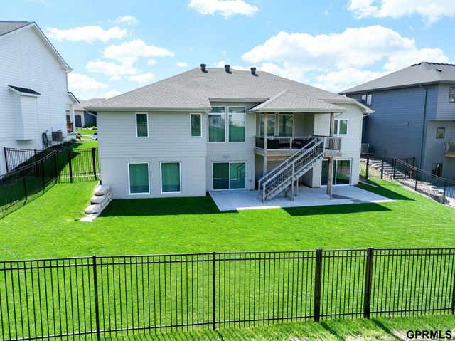 7030 N 172 Street, Bennington, NE 68007