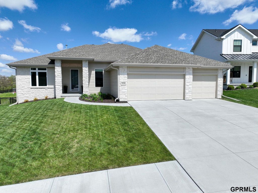 7030 N 172 Street, Bennington, NE 68007