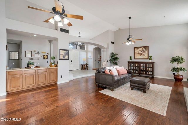 8695 E CHARTER OAK Drive, Scottsdale, AZ 85260