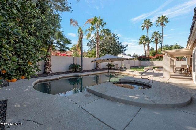 8695 E CHARTER OAK Drive, Scottsdale, AZ 85260