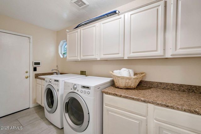 8695 E CHARTER OAK Drive, Scottsdale, AZ 85260