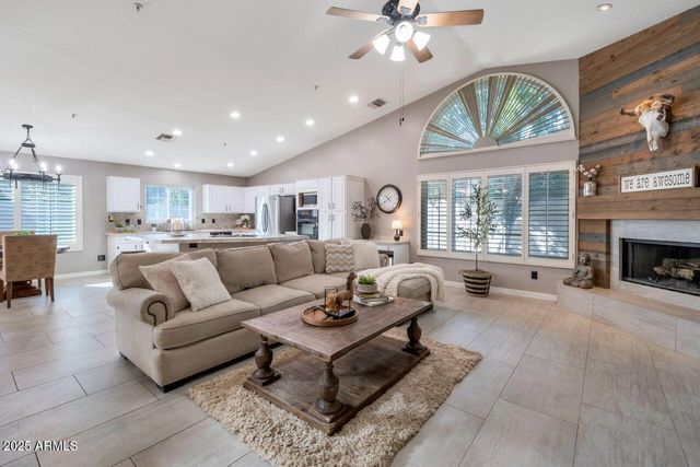 8695 E CHARTER OAK Drive, Scottsdale, AZ 85260