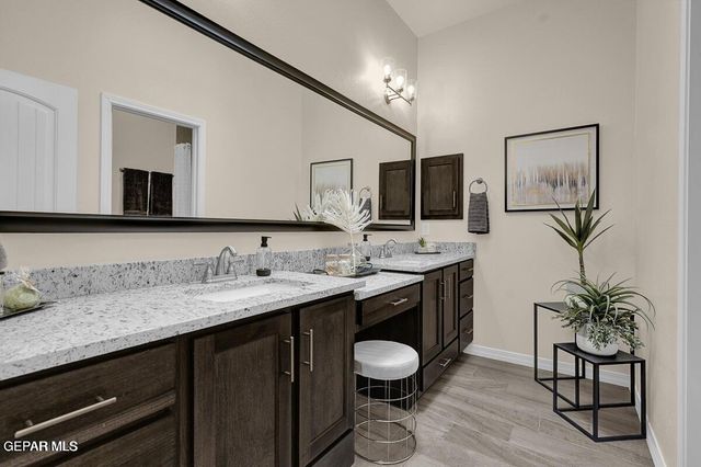 216 Olive Branch, Santa Teresa, NM 88008