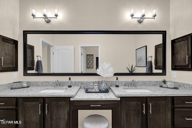 216 Olive Branch, Santa Teresa, NM 88008