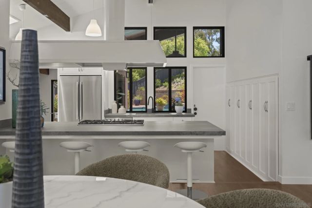 1653 El Paso Real, La Jolla, CA 92037