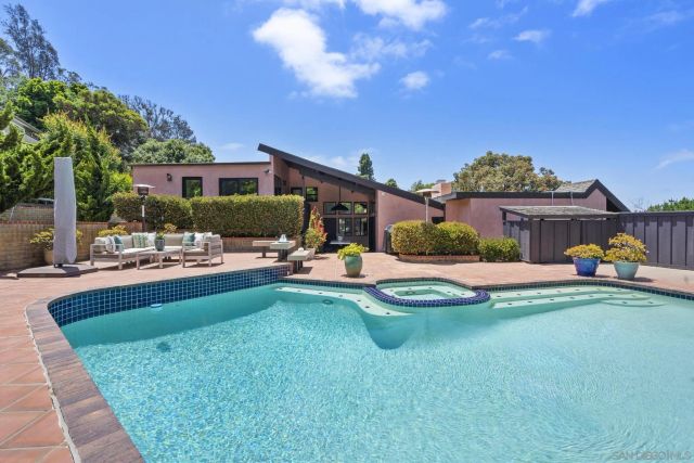 1653 El Paso Real, La Jolla, CA 92037