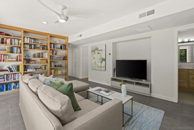 1653 El Paso Real, La Jolla, CA 92037