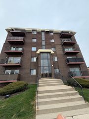 10424 Central Avenue 3NE, Oak Lawn, IL 60453