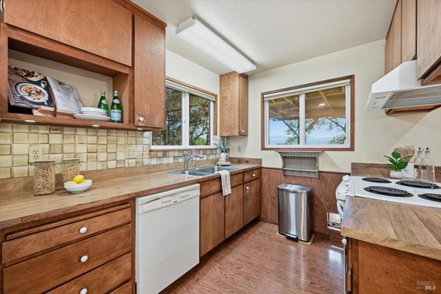 19897 Donkey Hill Rd, Hidden Valley Lake, CA 95467