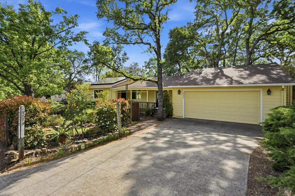 19897 Donkey Hill Rd, Hidden Valley Lake, CA 95467