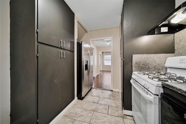 4505 Larch Lane, Bellaire, TX 77401