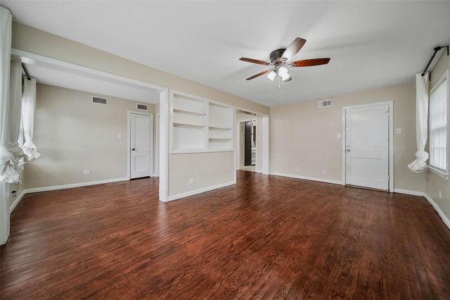 4505 Larch Lane, Bellaire, TX 77401