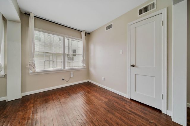 4505 Larch Lane, Bellaire, TX 77401