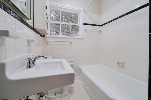 4505 Larch Lane, Bellaire, TX 77401