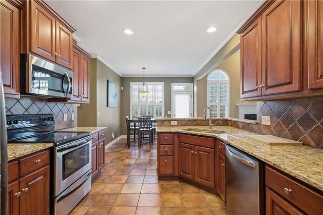 100 Colonial Circle NW, Cartersville, GA 30120