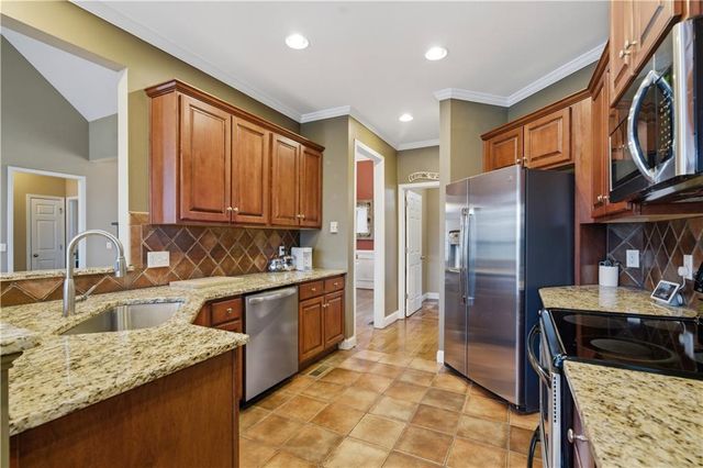 100 Colonial Circle NW, Cartersville, GA 30120