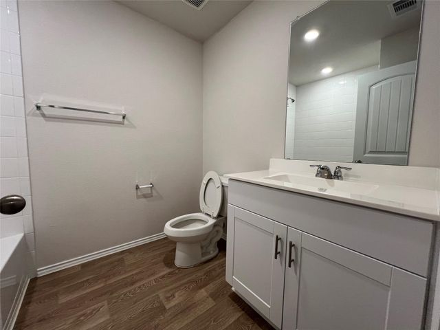 221 Wirecrested DR, Lockhart, TX 78644