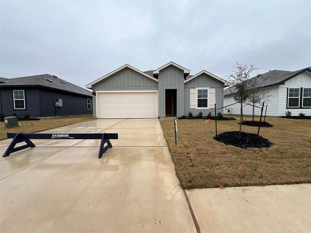 221 Wirecrested DR, Lockhart, TX 78644