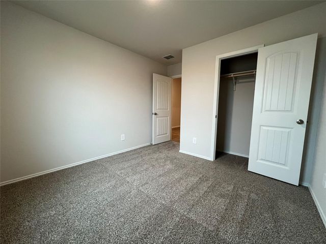 221 Wirecrested DR, Lockhart, TX 78644