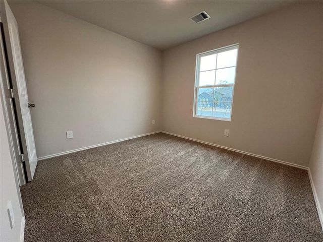 221 Wirecrested DR, Lockhart, TX 78644