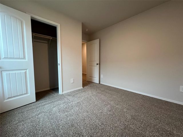 221 Wirecrested DR, Lockhart, TX 78644