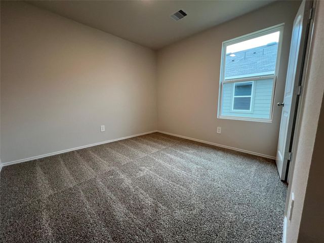 221 Wirecrested DR, Lockhart, TX 78644