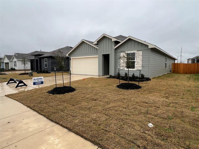 221 Wirecrested DR, Lockhart, TX 78644