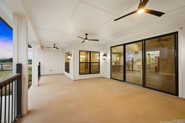 13932 State Highway 16, Pipe Creek, TX 78063