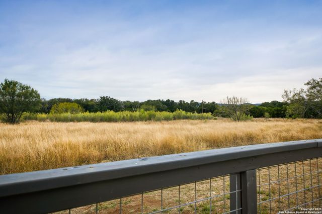 13932 State Highway 16, Pipe Creek, TX 78063