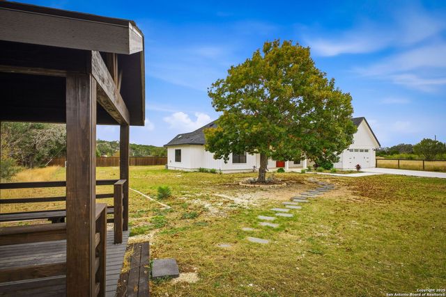 13932 State Highway 16, Pipe Creek, TX 78063