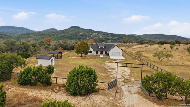 13932 State Highway 16, Pipe Creek, TX 78063