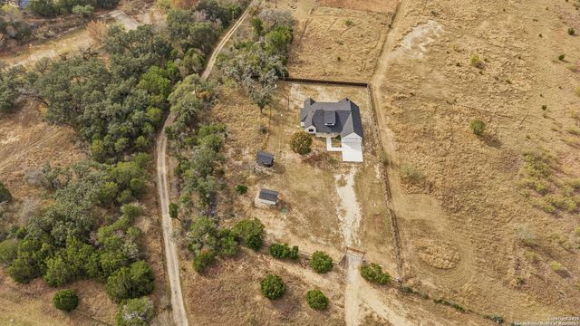 13932 State Highway 16, Pipe Creek, TX 78063