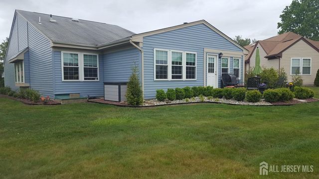 3 George Washington Drive, Monroe, NJ 08831