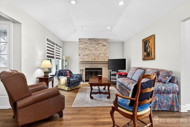 3 George Washington Drive, Monroe, NJ 08831