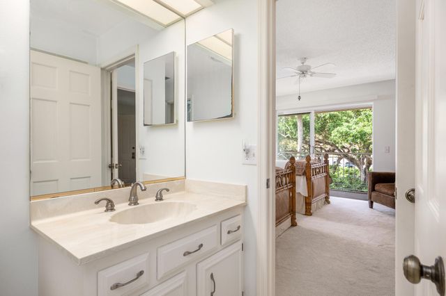 101 W Park Shores Circle 2, Indian River Shores, FL 32963