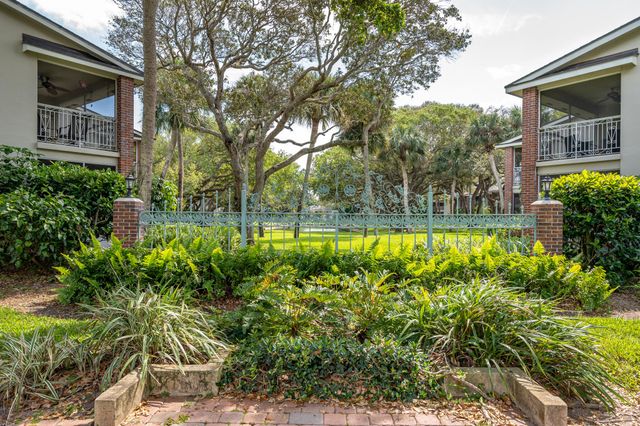 101 W Park Shores Circle 2, Indian River Shores, FL 32963