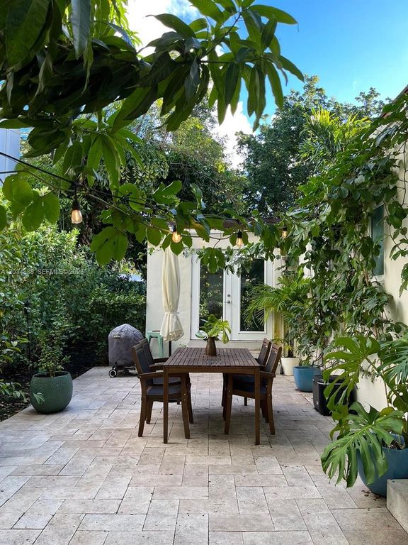 409 Daroco Avenue, Coral Gables, FL 33146