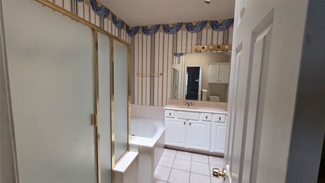 417 Preston Oaks Drive, Lewisville, TX 75067