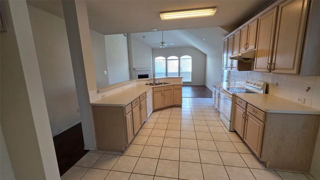 417 Preston Oaks Drive, Lewisville, TX 75067