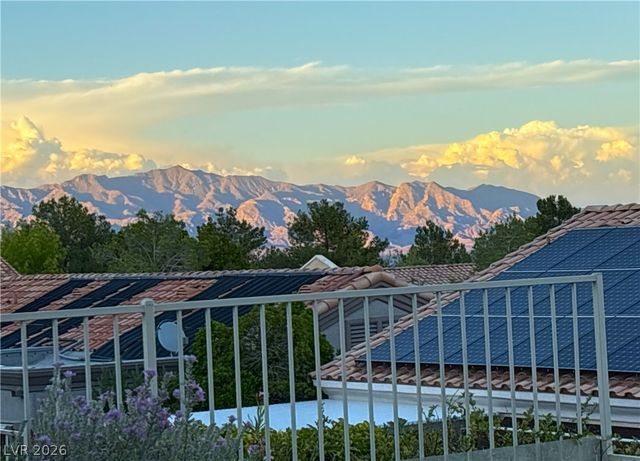 2016 Hallston Street, Las Vegas, NV 89134