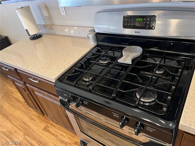 2016 Hallston Street, Las Vegas, NV 89134