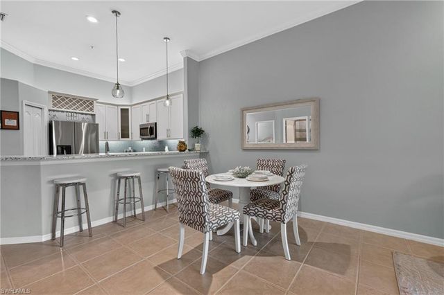 1285 Sweetwater CV 2106, Naples, FL 34110