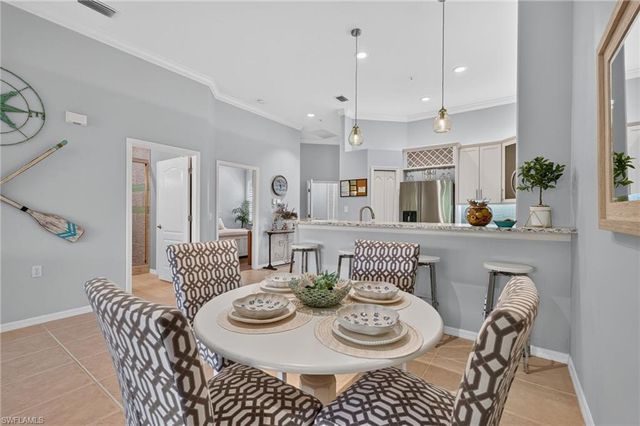 1285 Sweetwater CV 2106, Naples, FL 34110