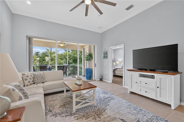 1285 Sweetwater CV 2106, Naples, FL 34110