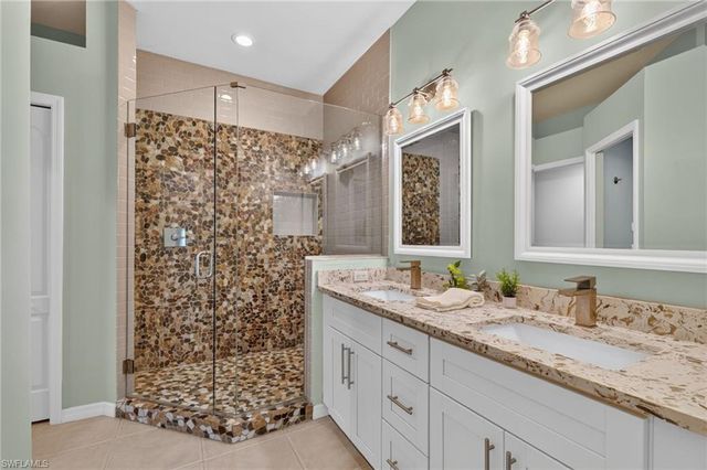1285 Sweetwater CV 2106, Naples, FL 34110